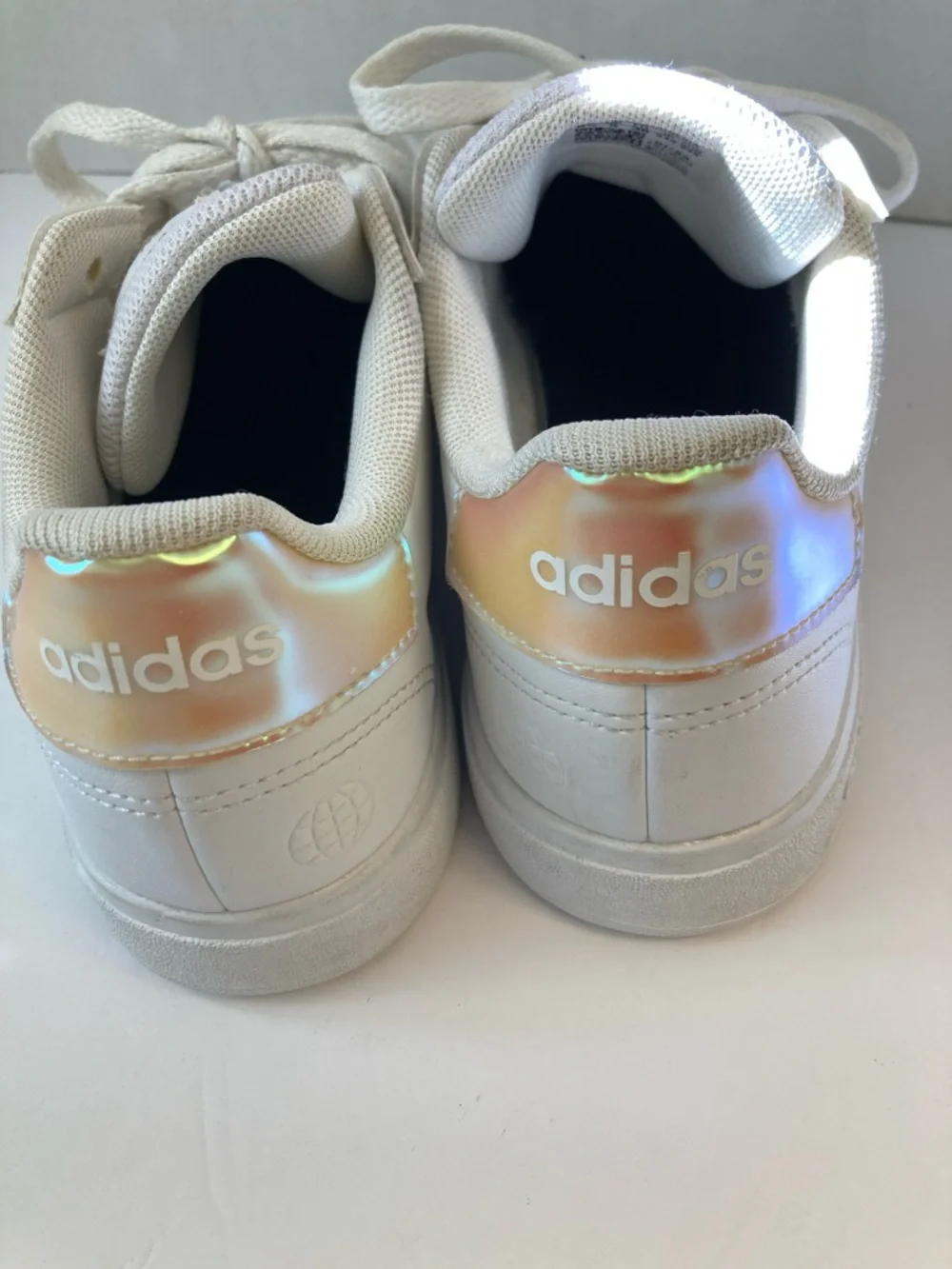 adidas Grand Court low Kids 5.5 White Sneakers with Iridescent Stripe Accents